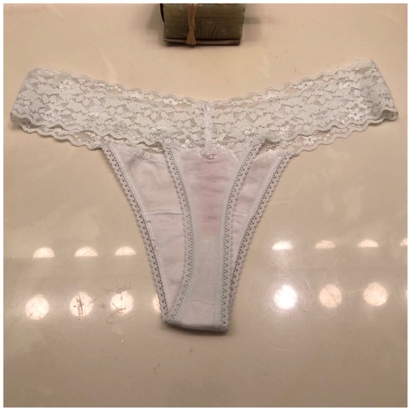 Betsey Johnson Thong - Picture 2 of 2